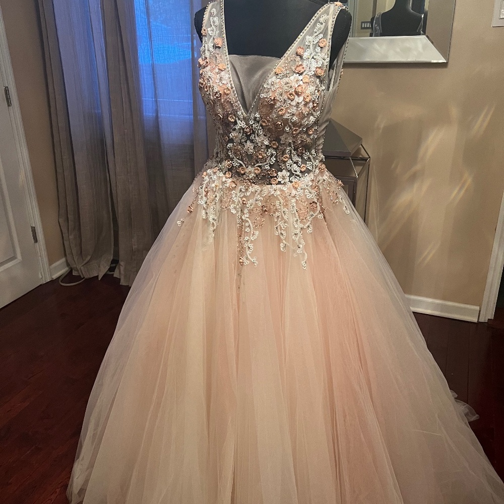 Sweet Sixteen/Prom dress - Picture 1 of 7
